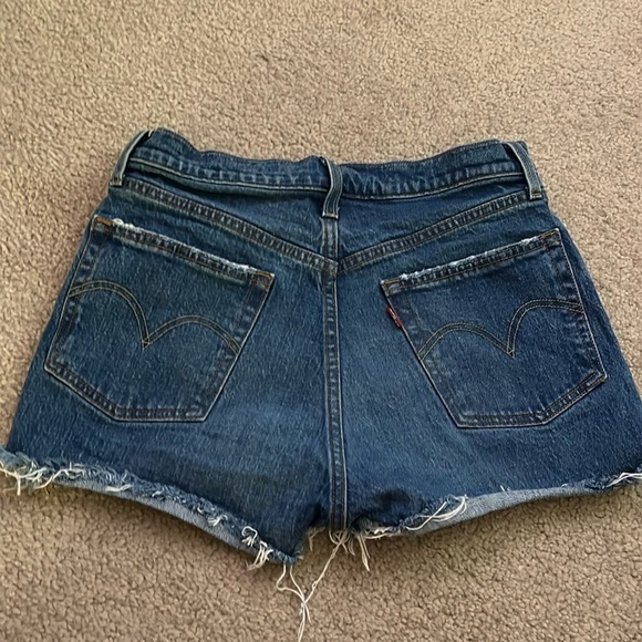 “Levi- Women’s Charleston Mid Dark Short size 26” - Picture 1 of 8